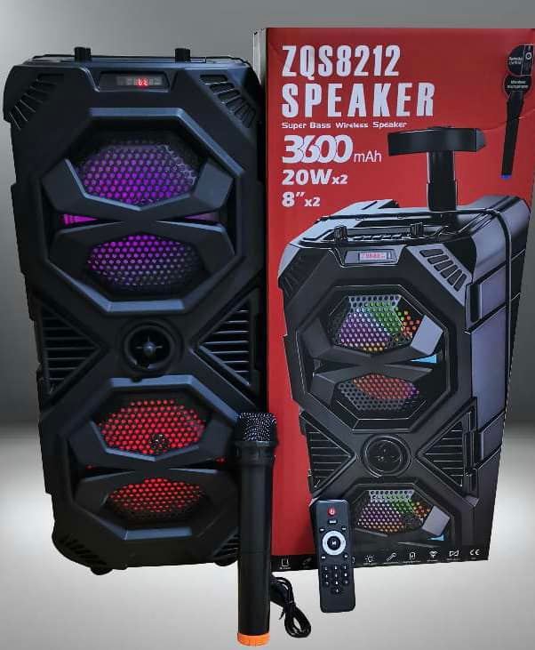 ZQS8212+ Party karaoke reproduktor s bezdrátovým mikrofonem. Vysoký