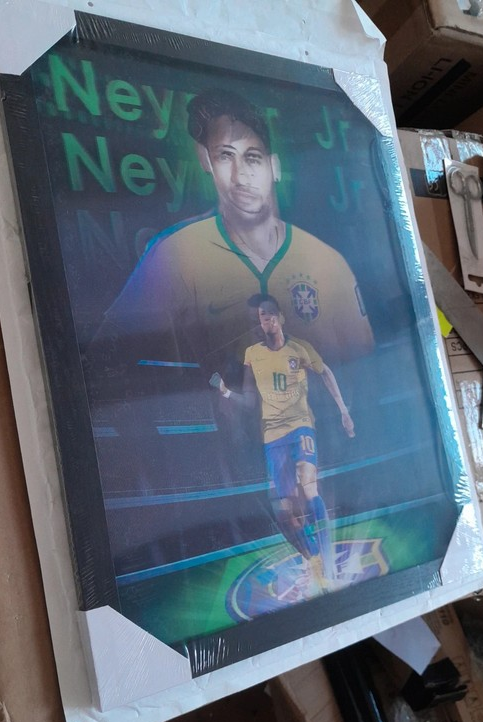 3D obraz fotbalista neymar měnící se podle úhlu pohledu