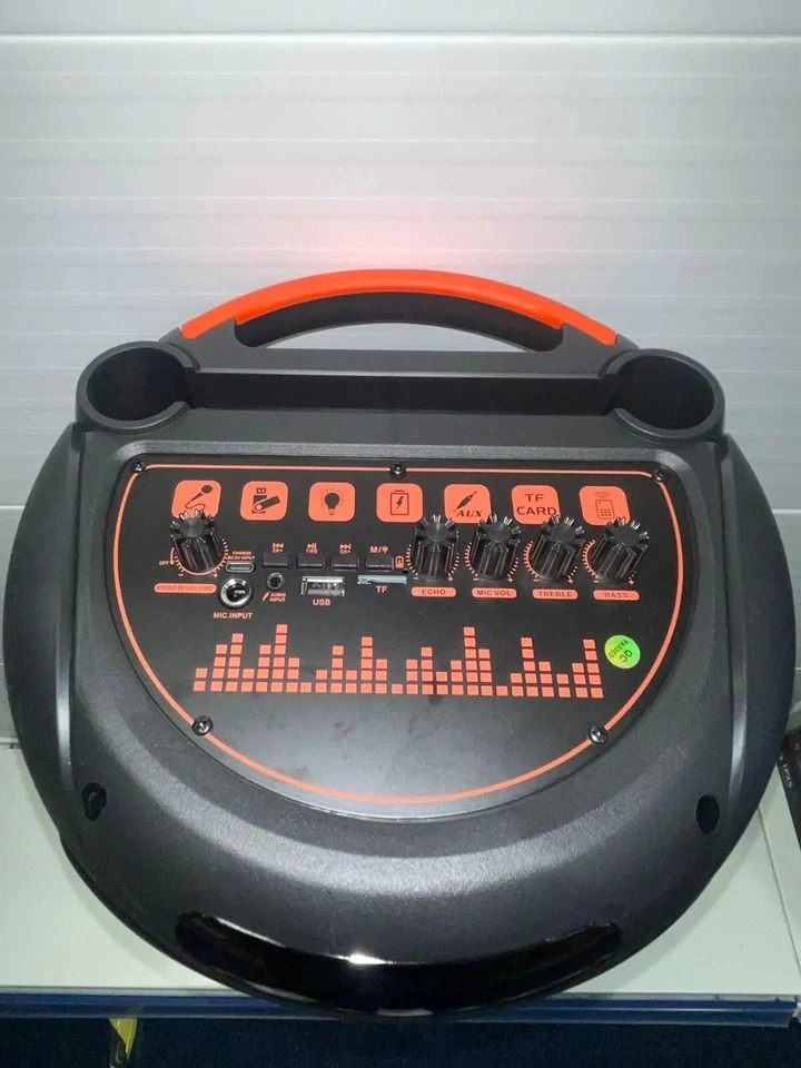 Vysoký bluetooth reproduktor s bezdrátovým mikrofonem GY8821s bezdrátovým mikrofonem GY8821